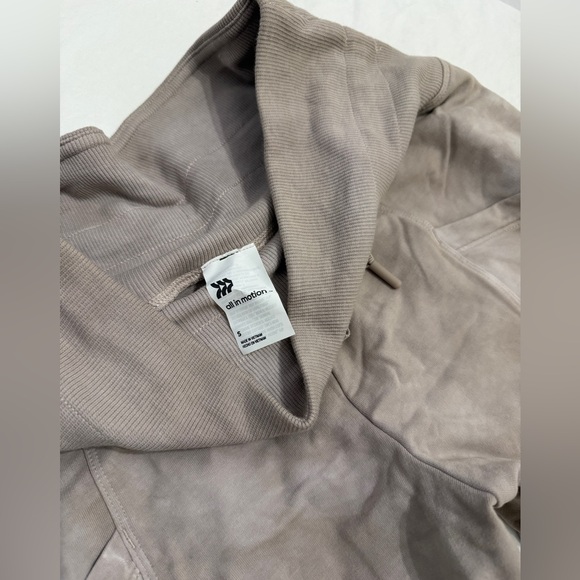 All in Motion Beige Tie-Dye Joggers - Picture 3 of 5